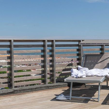 Kiss Beachfront Hotel & Restaurant Червія Екстер'єр фото
