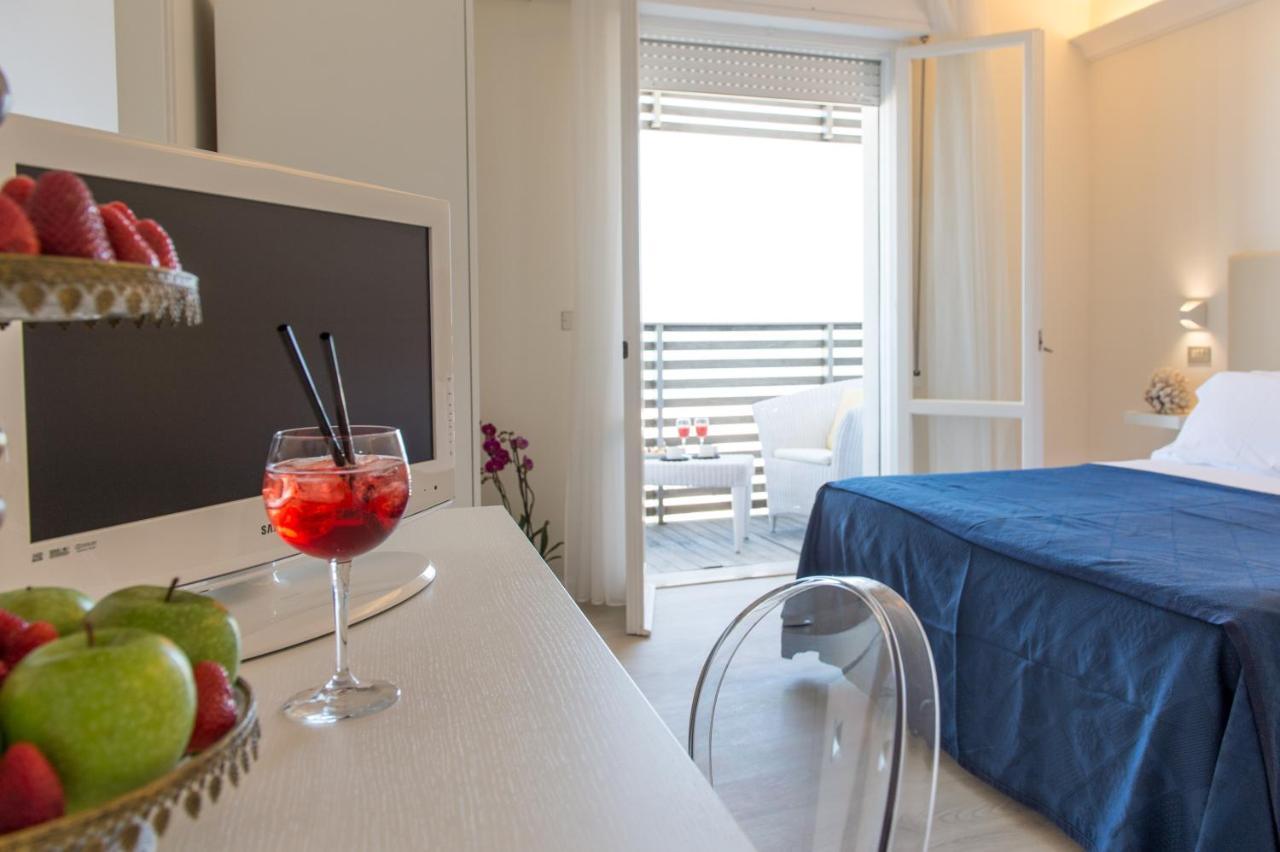 Kiss Beachfront Hotel & Restaurant Червія Екстер'єр фото