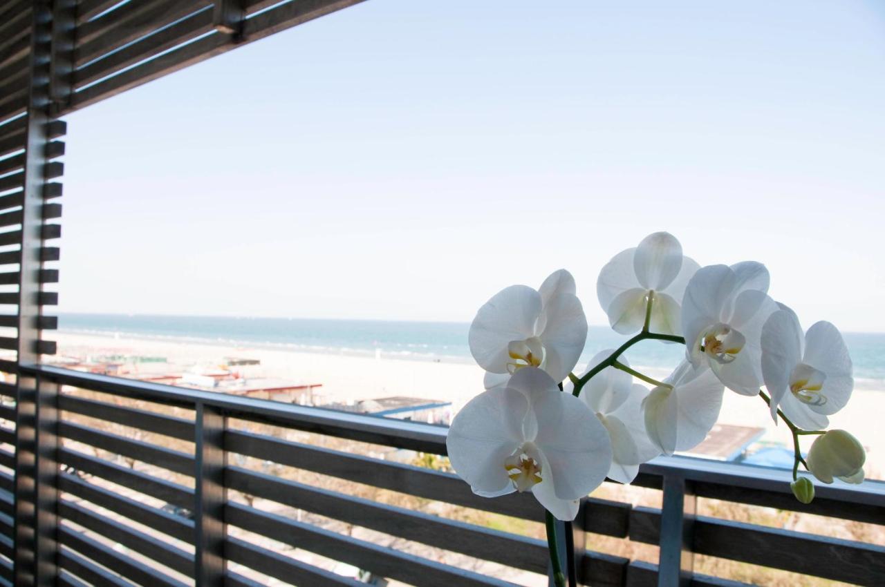 Kiss Beachfront Hotel & Restaurant Червія Екстер'єр фото