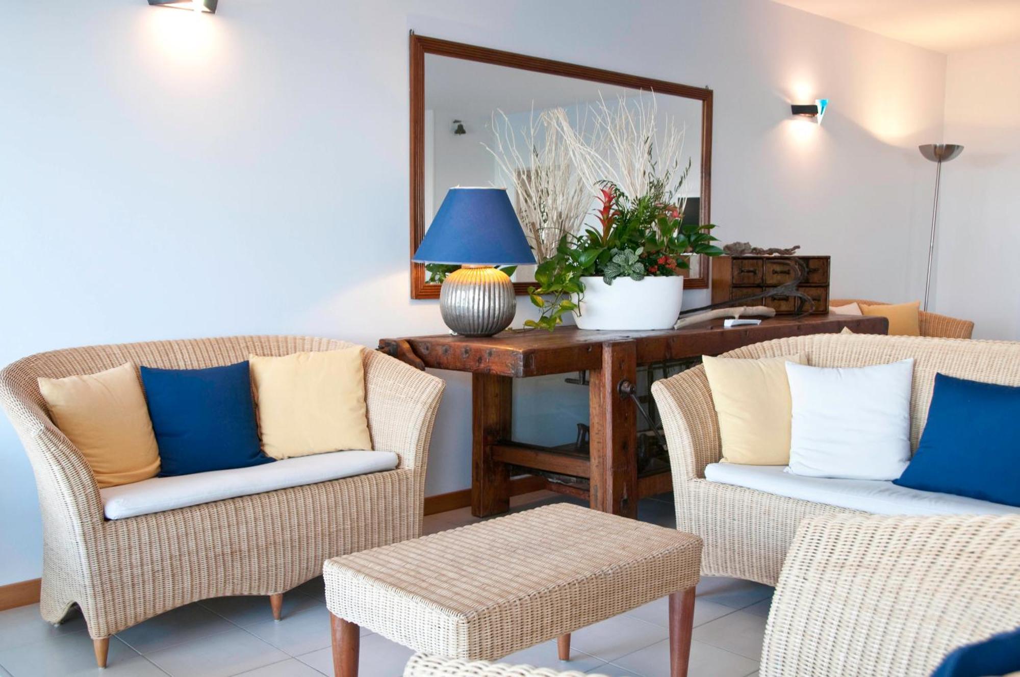 Kiss Beachfront Hotel & Restaurant Червія Екстер'єр фото