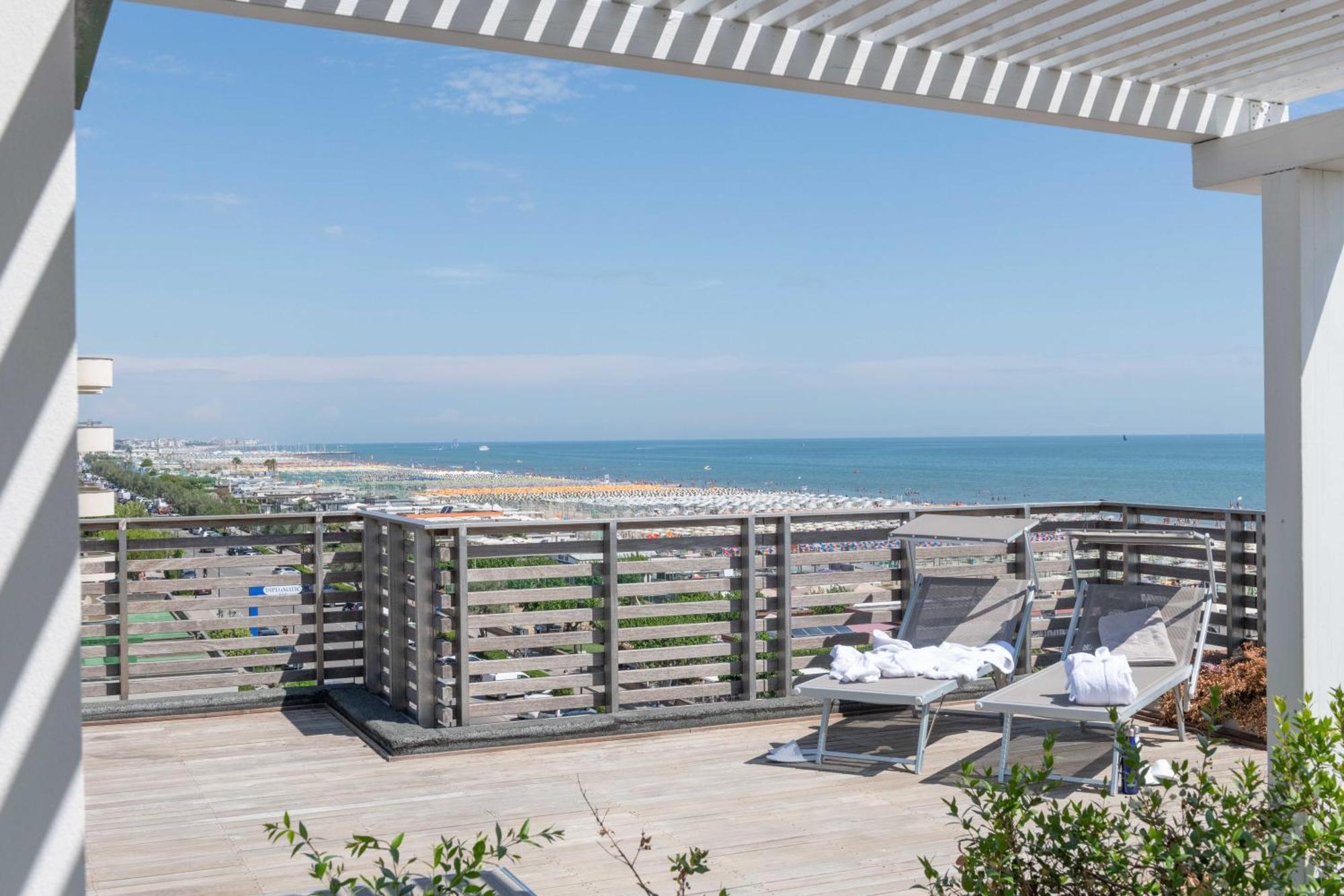 Kiss Beachfront Hotel & Restaurant Червія Екстер'єр фото