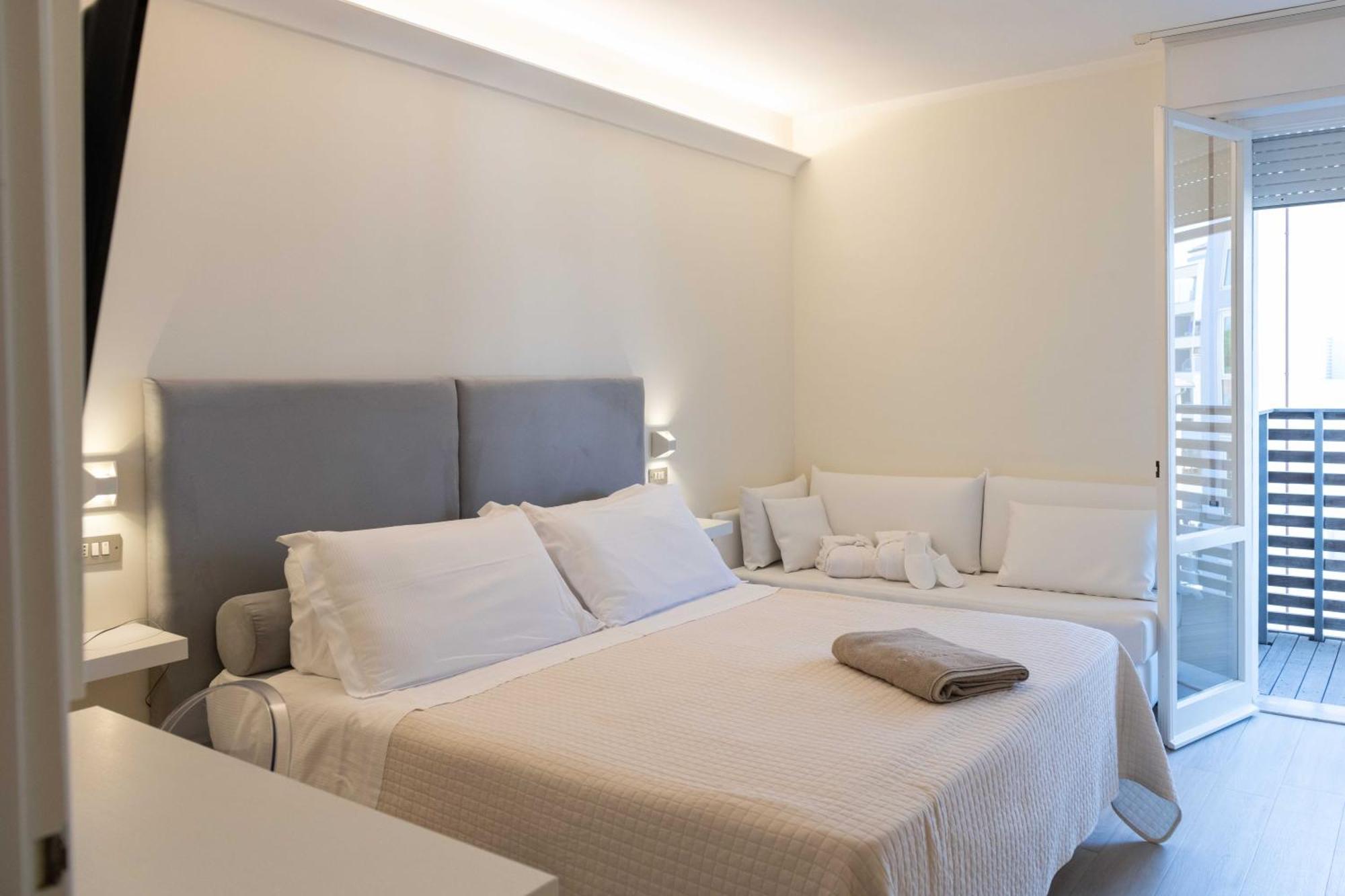 Kiss Beachfront Hotel & Restaurant Червія Екстер'єр фото