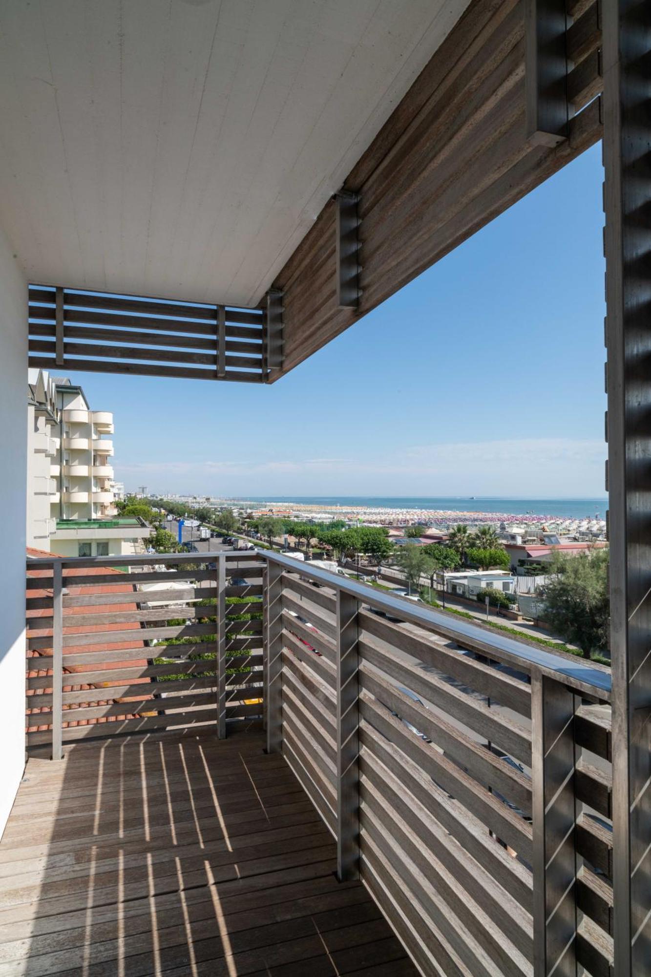 Kiss Beachfront Hotel & Restaurant Червія Екстер'єр фото