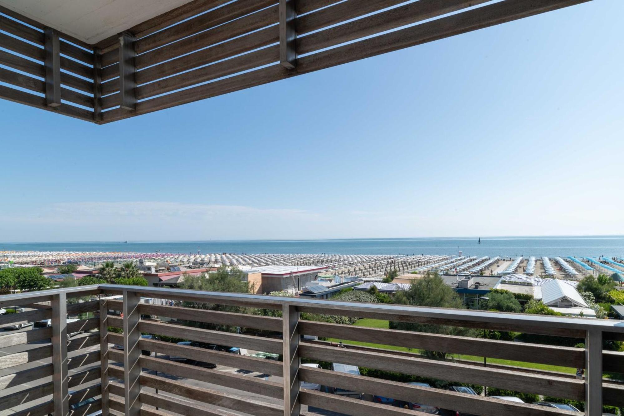 Kiss Beachfront Hotel & Restaurant Червія Екстер'єр фото