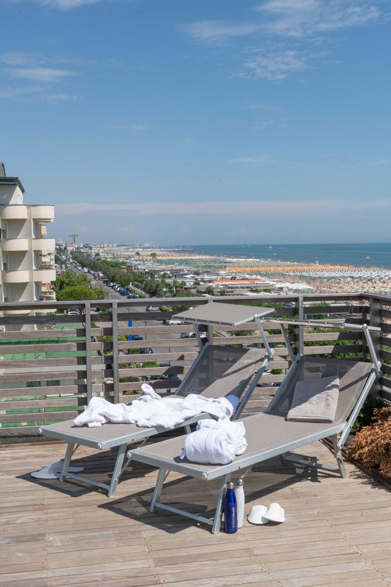 Kiss Beachfront Hotel & Restaurant Червія Екстер'єр фото