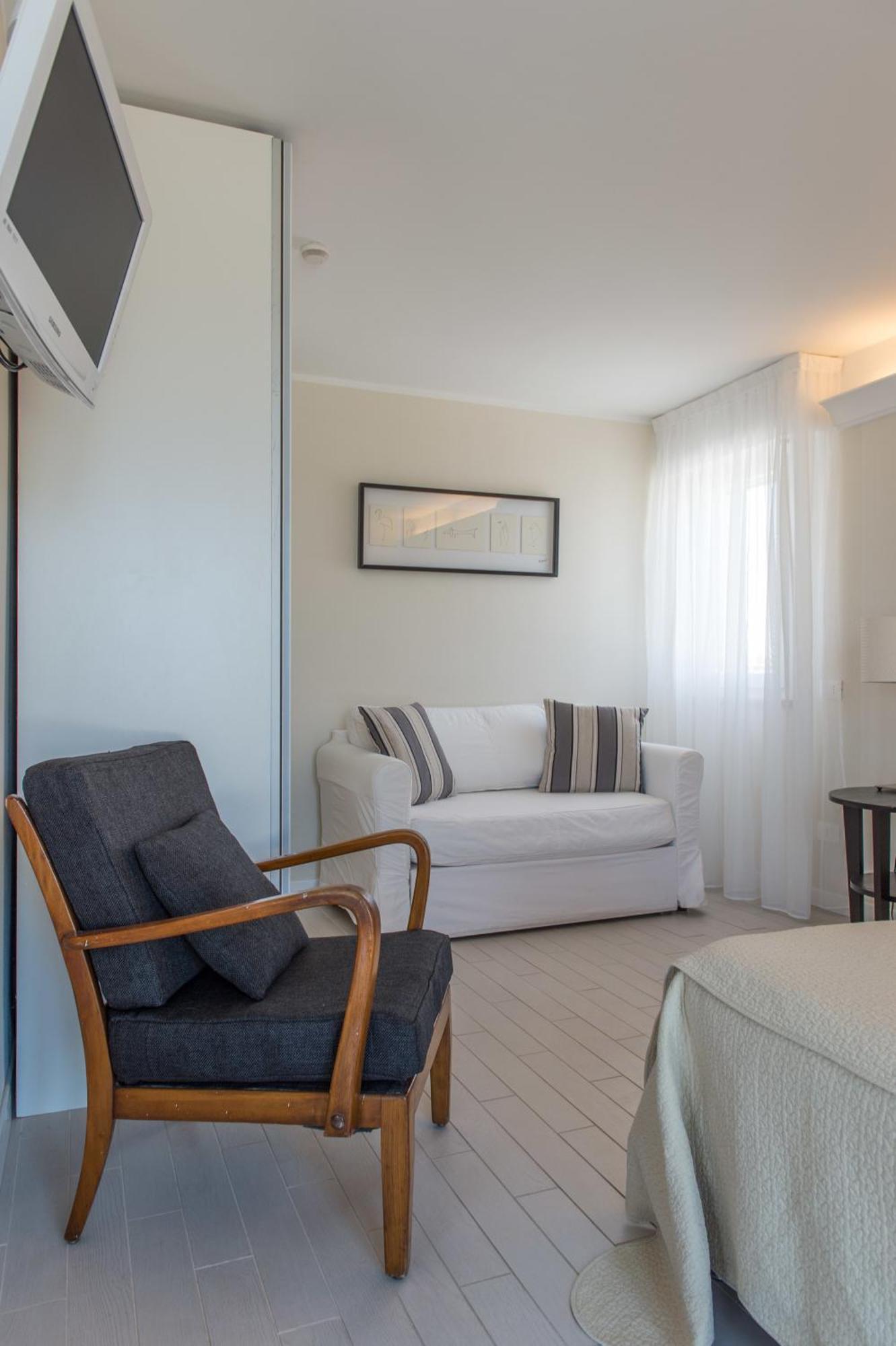 Kiss Beachfront Hotel & Restaurant Червія Номер фото
